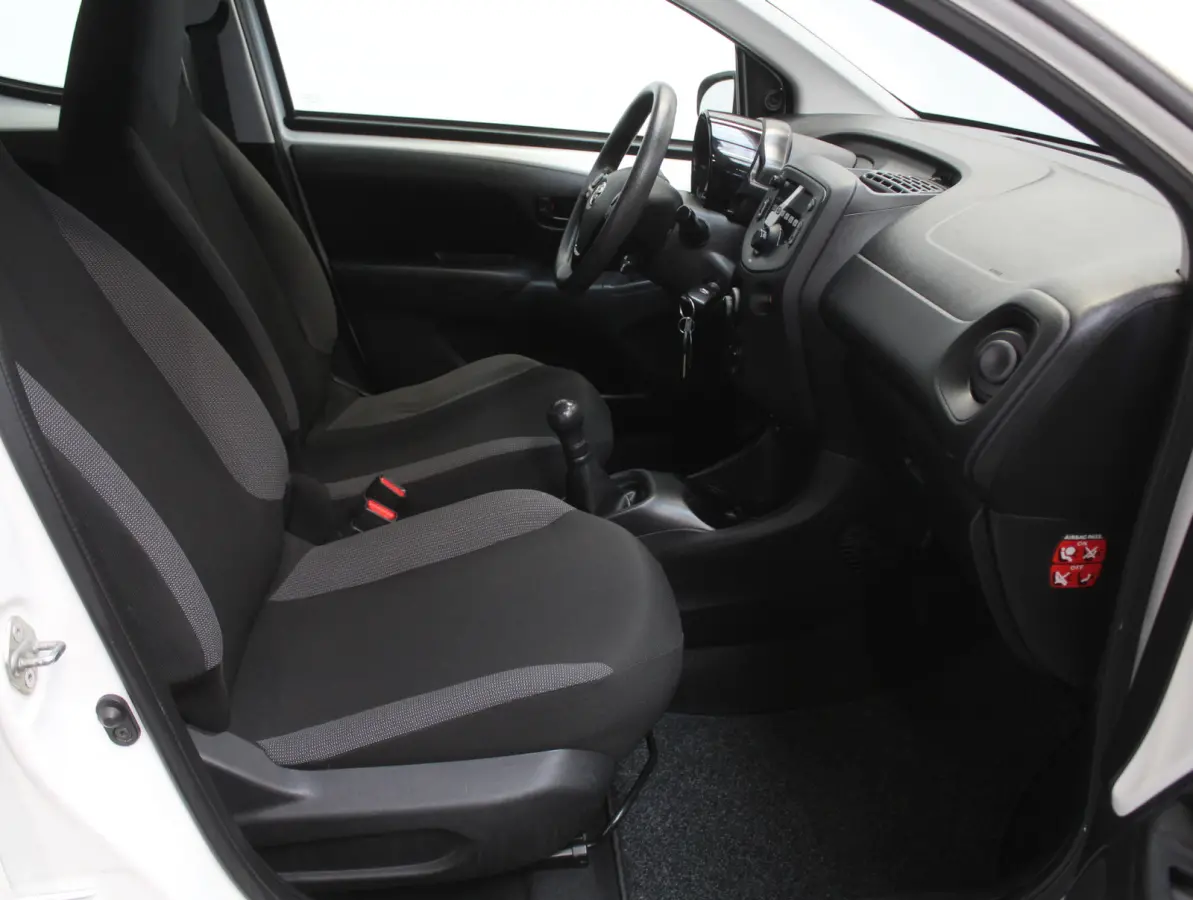 1.0 VVT-i x-fun AIRCO | LED | BLUETOOTH | ELRM | STB | ISOFIX