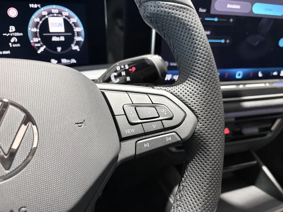 R-Line Edition 1.5 eHybrid 150 k