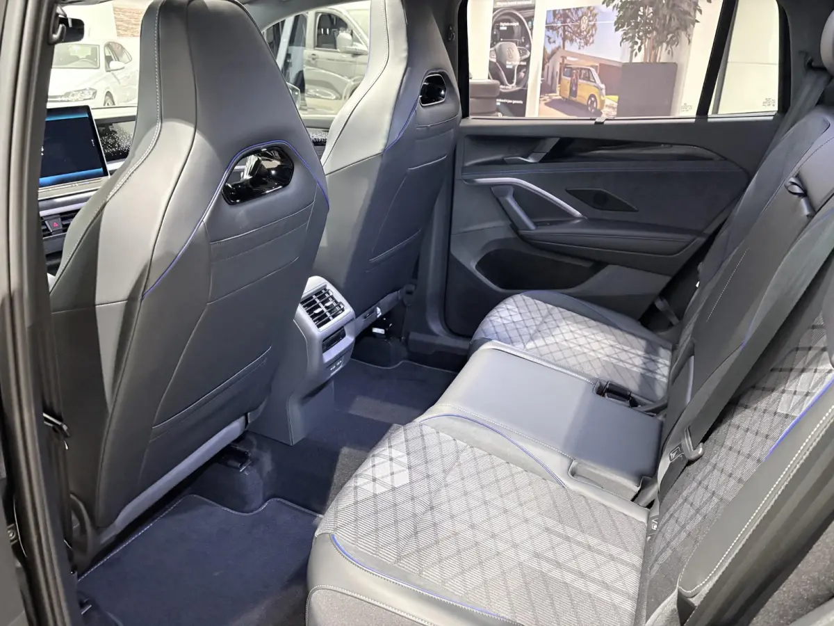 R-Line Edition 1.5 eHybrid 150 k