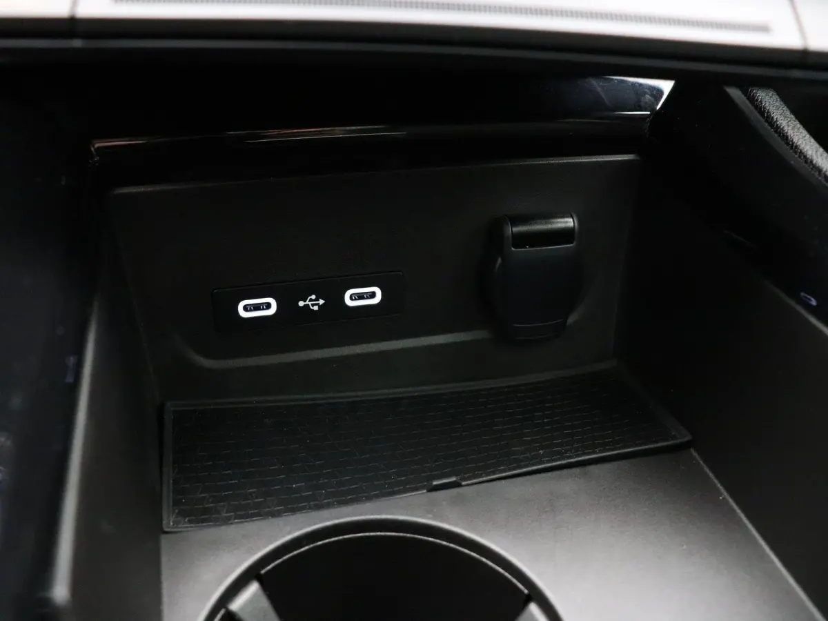 Mild hybrid 160pk X-Tronic techno | 1800kg Geremd | Panoramisch dak | Elek. bedienbare stoelen | Voorruitverwarming | Stoel- en stuurwielverwarming |
