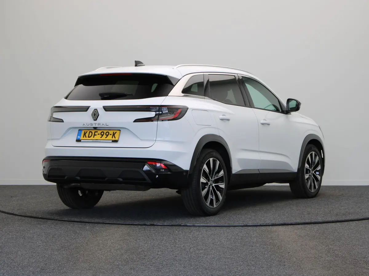 Mild hybrid 160pk X-Tronic techno | 1800kg Geremd | Panoramisch dak | Elek. bedienbare stoelen | Voorruitverwarming | Stoel- en stuurwielverwarming |