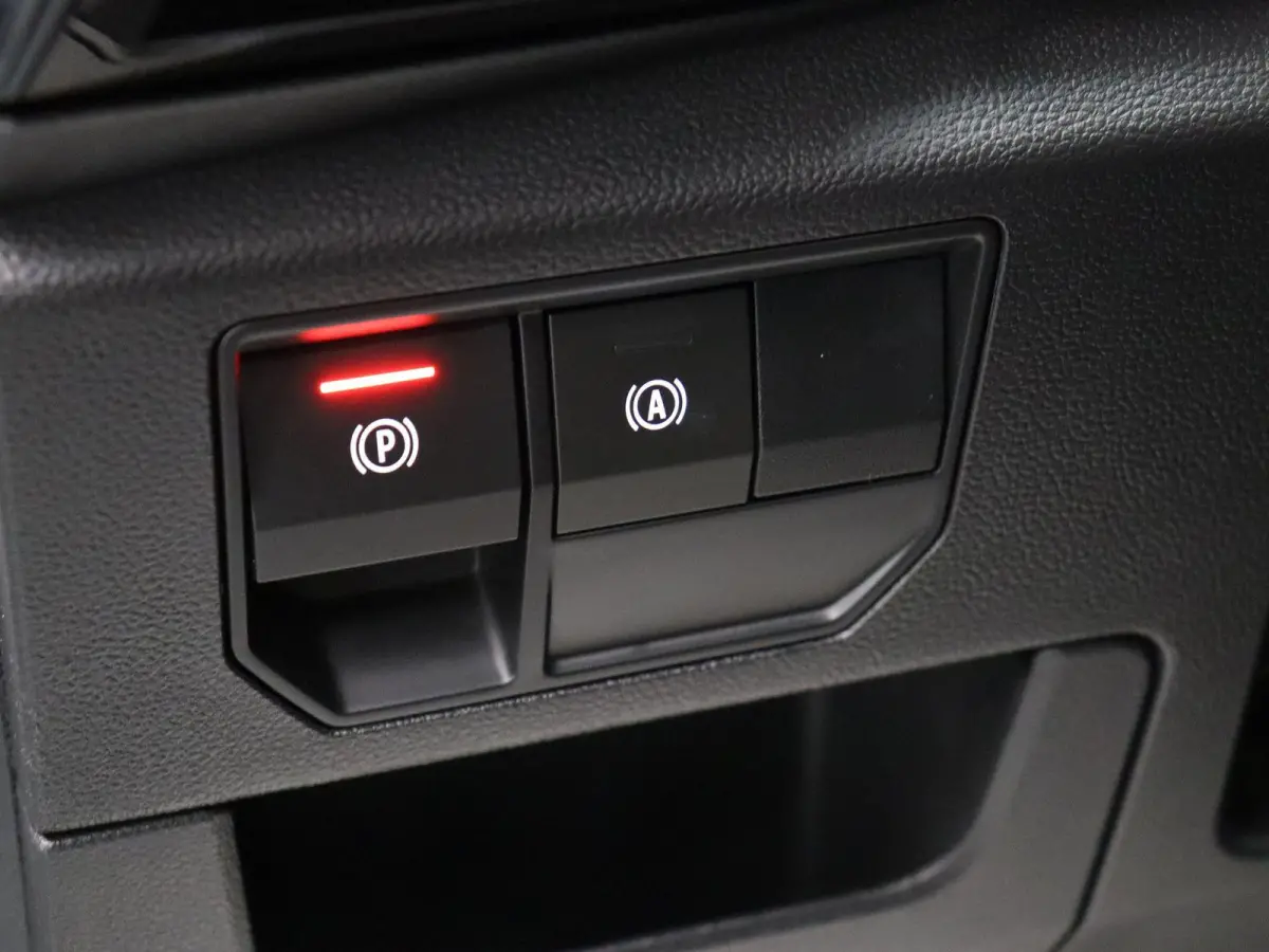 Mild hybrid 160pk X-Tronic techno | 1800kg Geremd | Panoramisch dak | Elek. bedienbare stoelen | Voorruitverwarming | Stoel- en stuurwielverwarming |