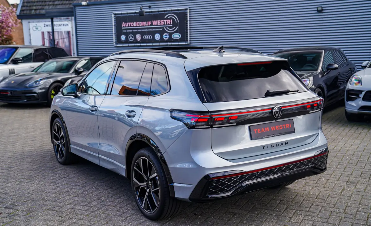 1.5 eTSI R-Line Edition | 360 camera | Massage | Stuurwiel Verwarming | IQ Light | NIEUW