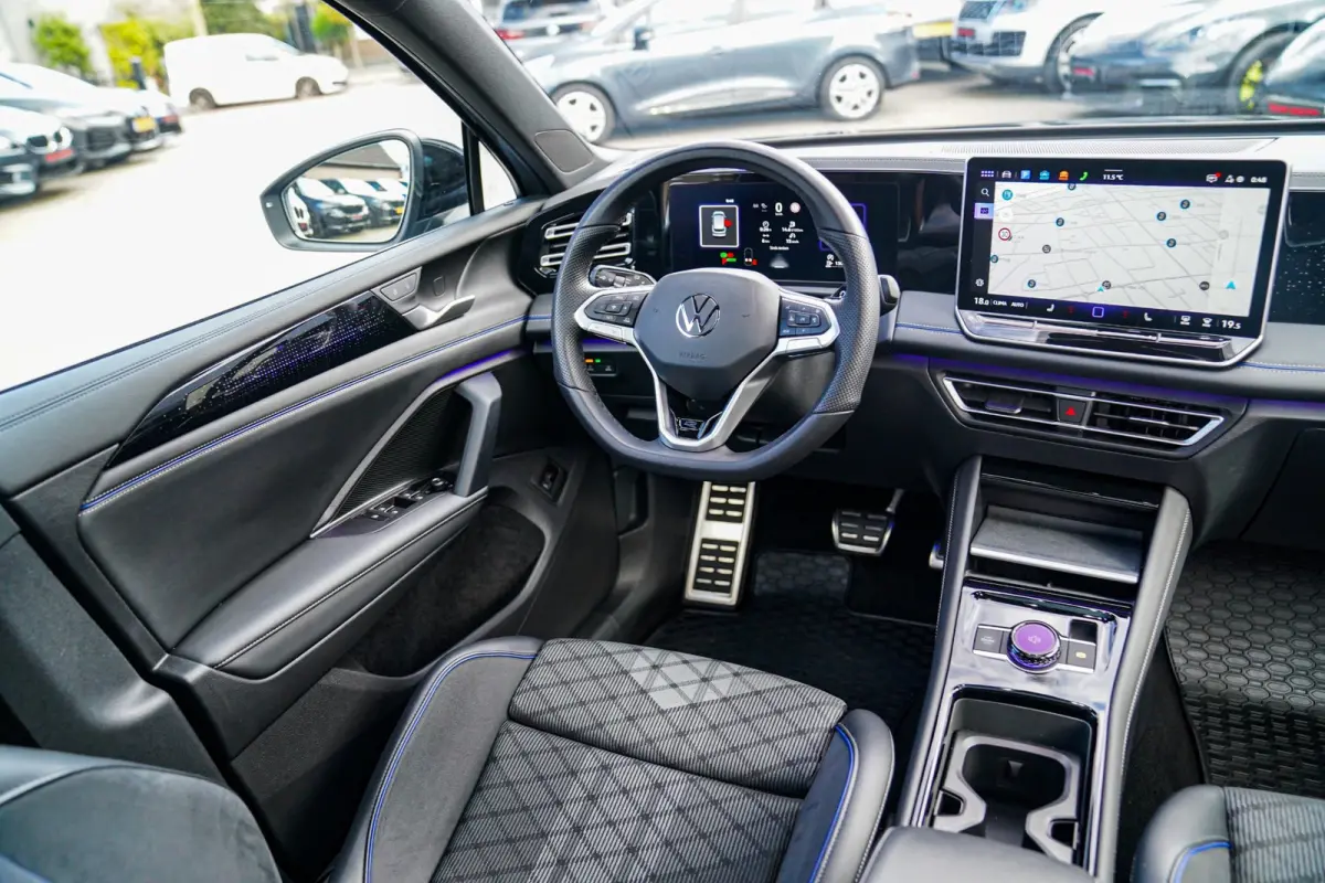 1.5 eTSI R-Line Edition | 360 camera | Massage | Stuurwiel Verwarming | IQ Light | NIEUW