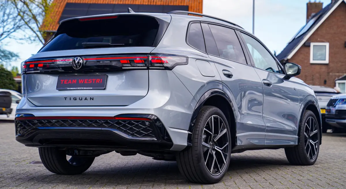 1.5 eTSI R-Line Edition | 360 camera | Massage | Stuurwiel Verwarming | IQ Light | NIEUW