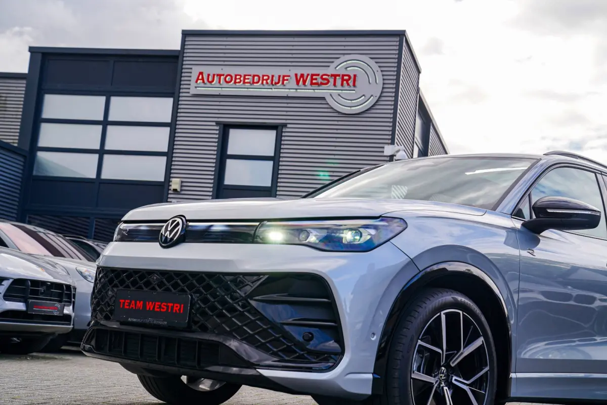 1.5 eTSI R-Line Edition | 360 camera | Massage | Stuurwiel Verwarming | IQ Light | NIEUW