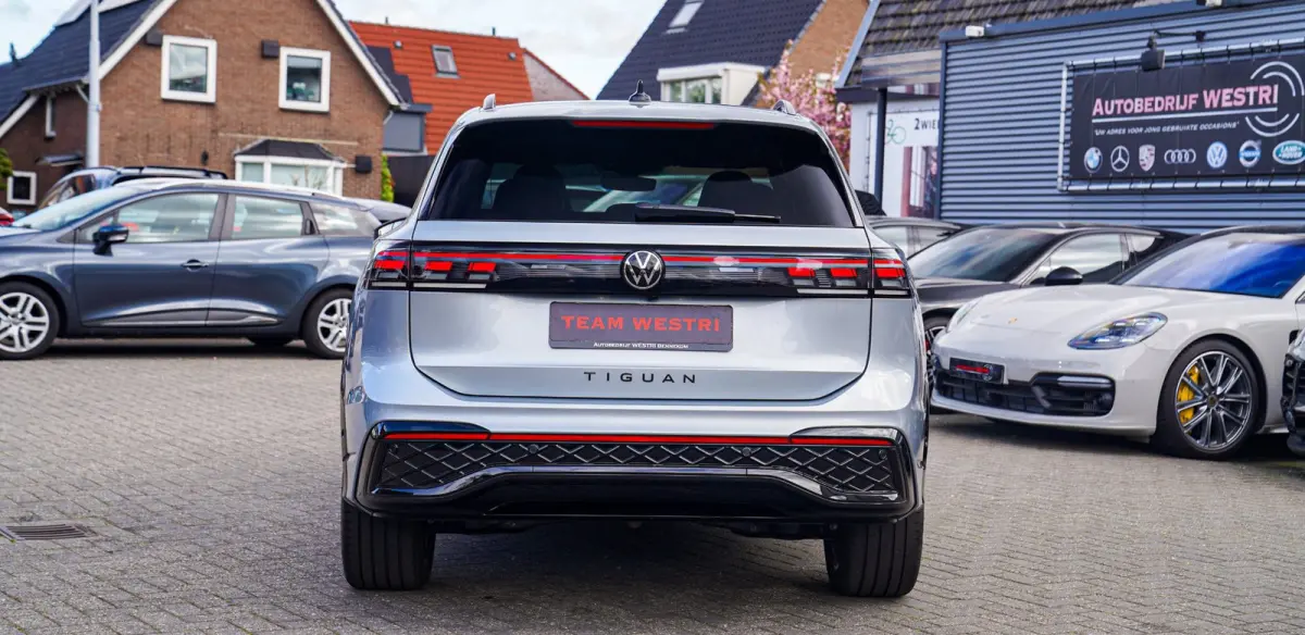 1.5 eTSI R-Line Edition | 360 camera | Massage | Stuurwiel Verwarming | IQ Light | NIEUW