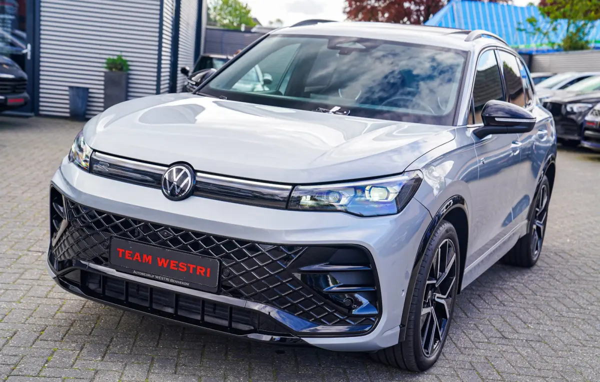 1.5 eTSI R-Line Edition | 360 camera | Massage | Stuurwiel Verwarming | IQ Light | NIEUW
