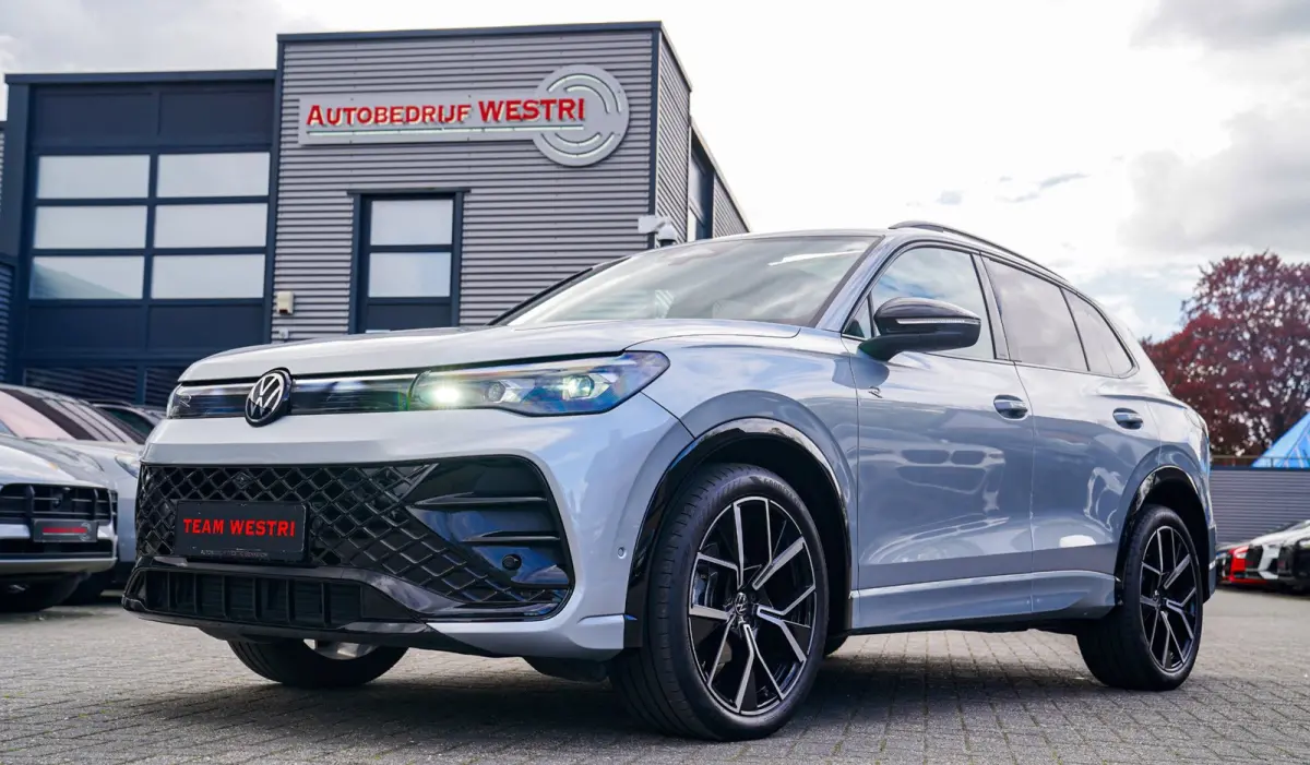1.5 eTSI R-Line Edition | 360 camera | Massage | Stuurwiel Verwarming | IQ Light | NIEUW