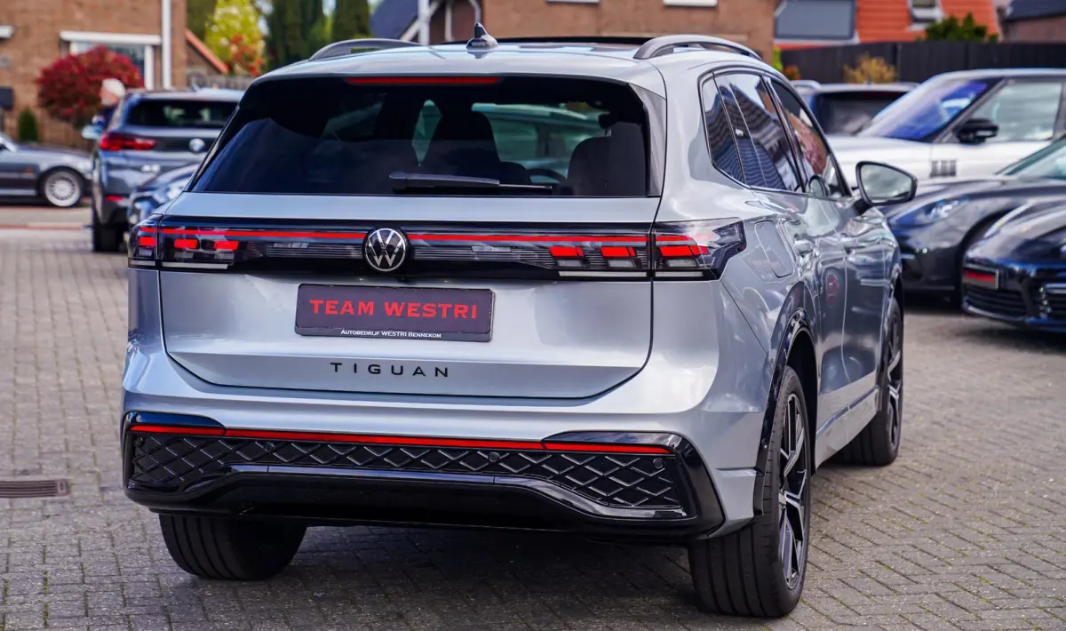 1.5 eTSI R-Line Edition | 360 camera | Massage | Stuurwiel Verwarming | IQ Light | NIEUW