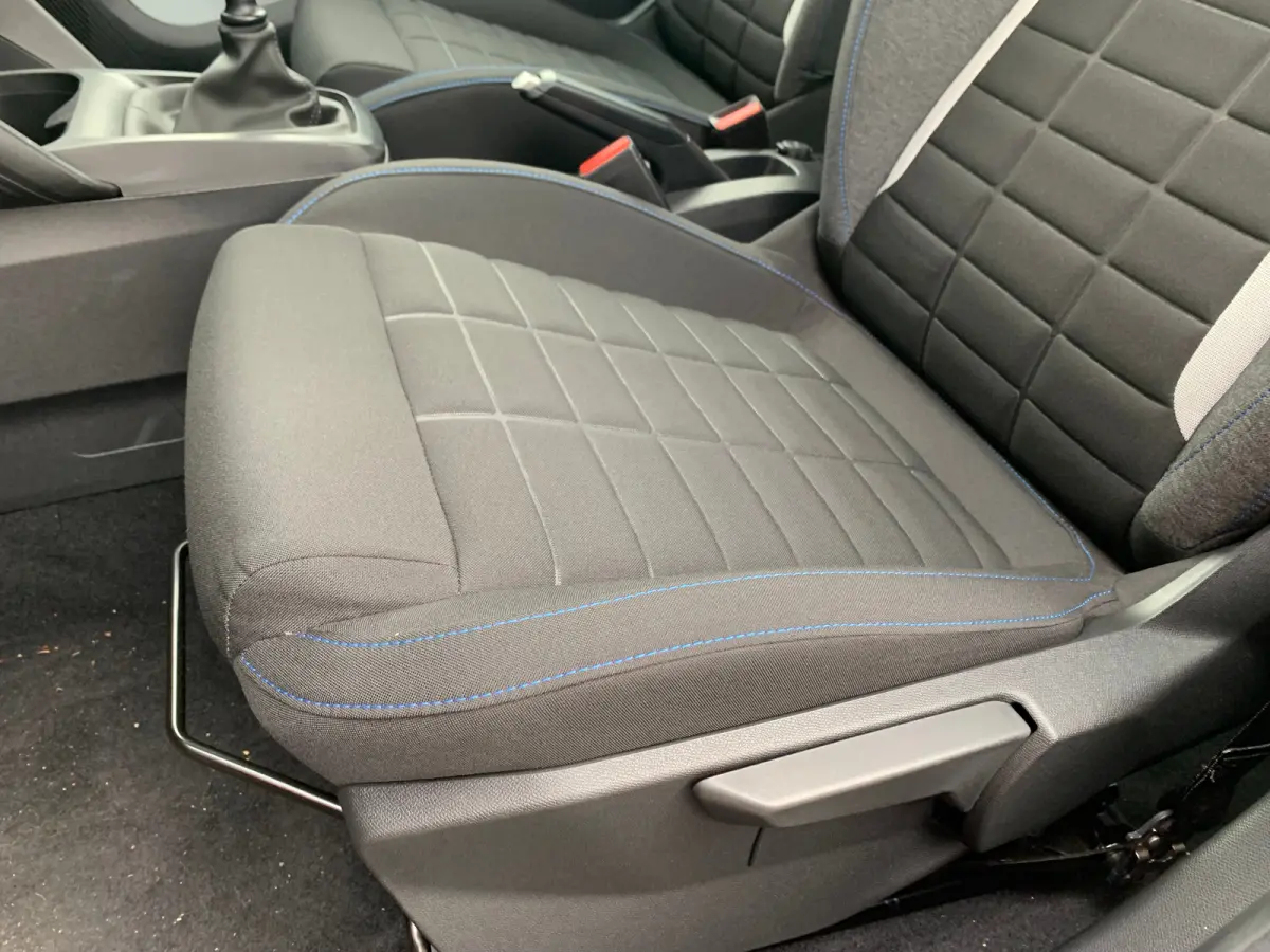 1.2 Turbo 100pk Plus | Achterbank in delen neerklapbaar | Achterspoiler | Airco