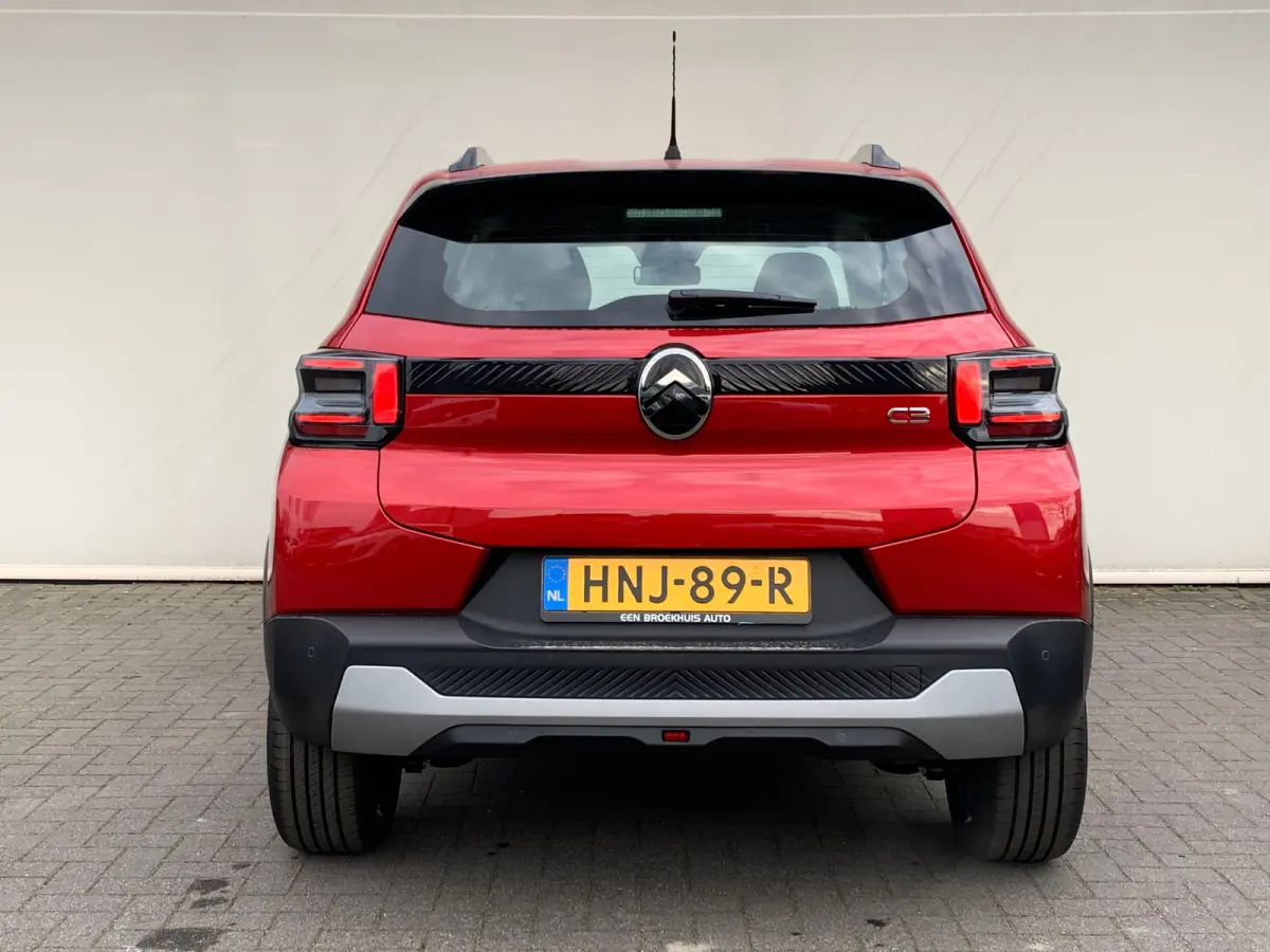 1.2 Turbo 100pk Plus | Achterbank in delen neerklapbaar | Achterspoiler | Airco