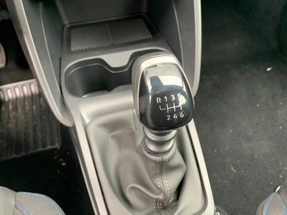 1.2 Turbo 100pk Plus | Achterbank in delen neerklapbaar | Achterspoiler | Airco