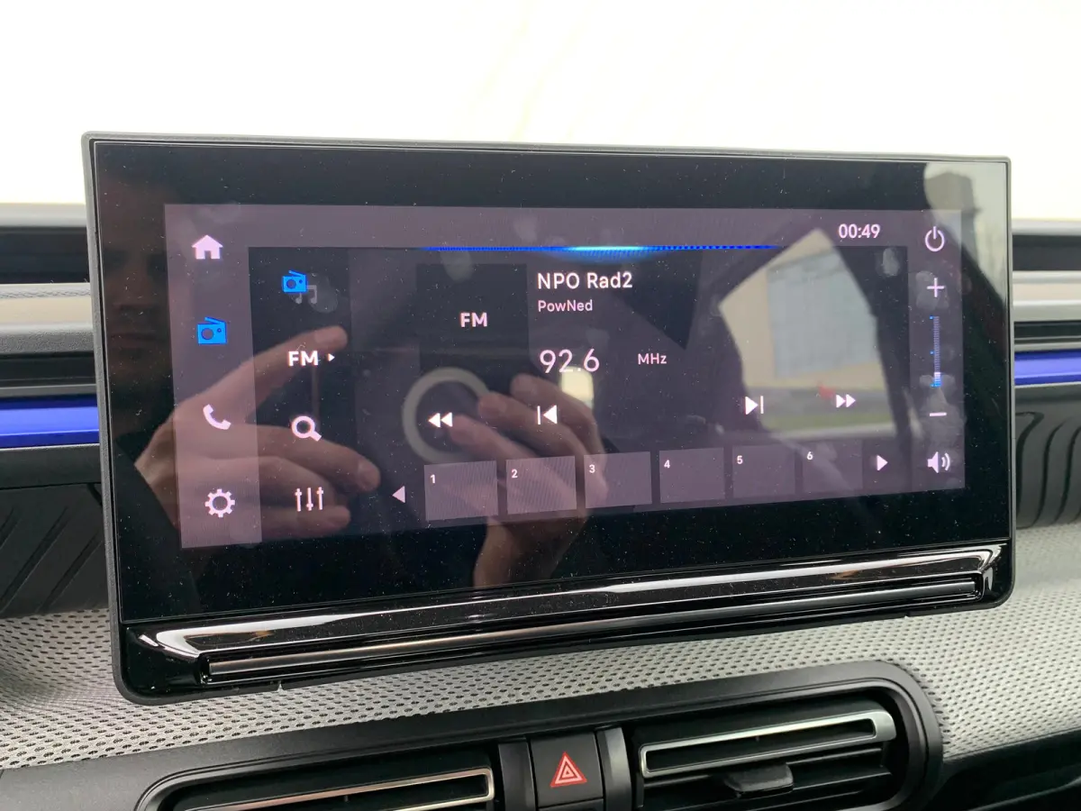 1.2 Turbo 100pk Plus | Achterbank in delen neerklapbaar | Achterspoiler | Airco