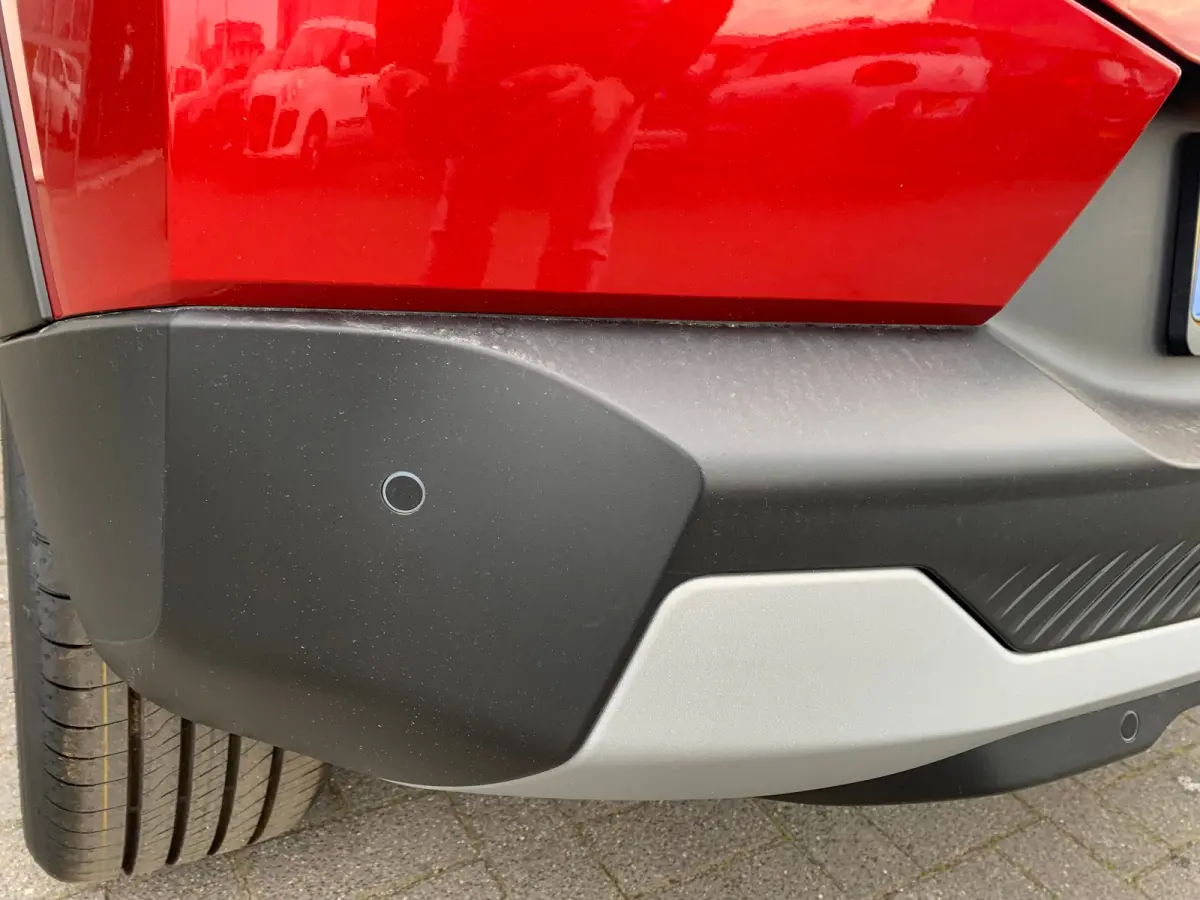 1.2 Turbo 100pk Plus | Achterbank in delen neerklapbaar | Achterspoiler | Airco