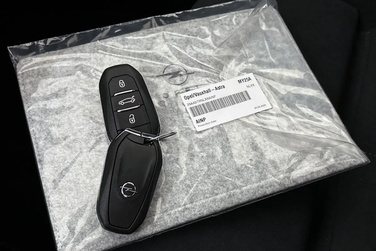 1.6 Turbo Plug In Hybrid GS / Megavoordeel / Direct leverbaar