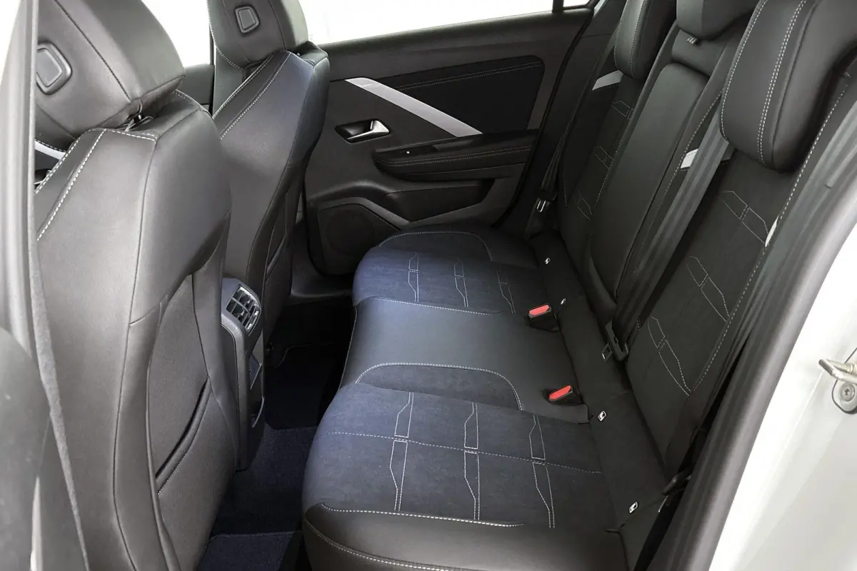 1.6 Turbo Plug In Hybrid GS / Megavoordeel / Direct leverbaar