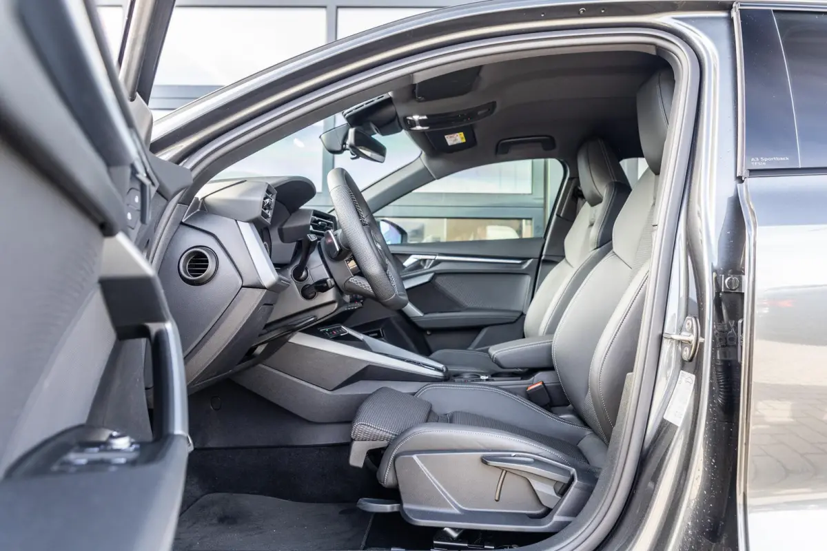 40 TFSIe 204pk PHEV S Edition | 19" Velgen | Trekhaak Afneembaar | SONOS Audio