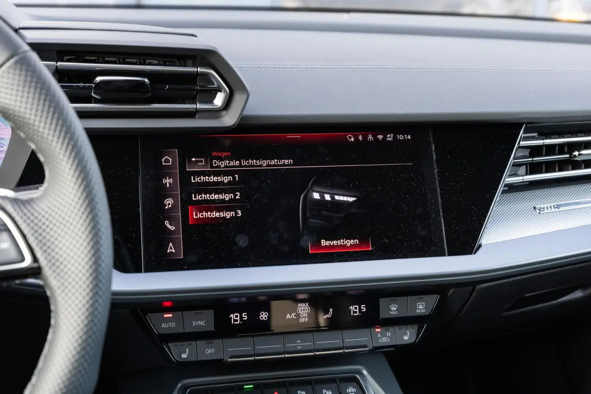 40 TFSIe 204pk PHEV S Edition | 19" Velgen | Trekhaak Afneembaar | SONOS Audio