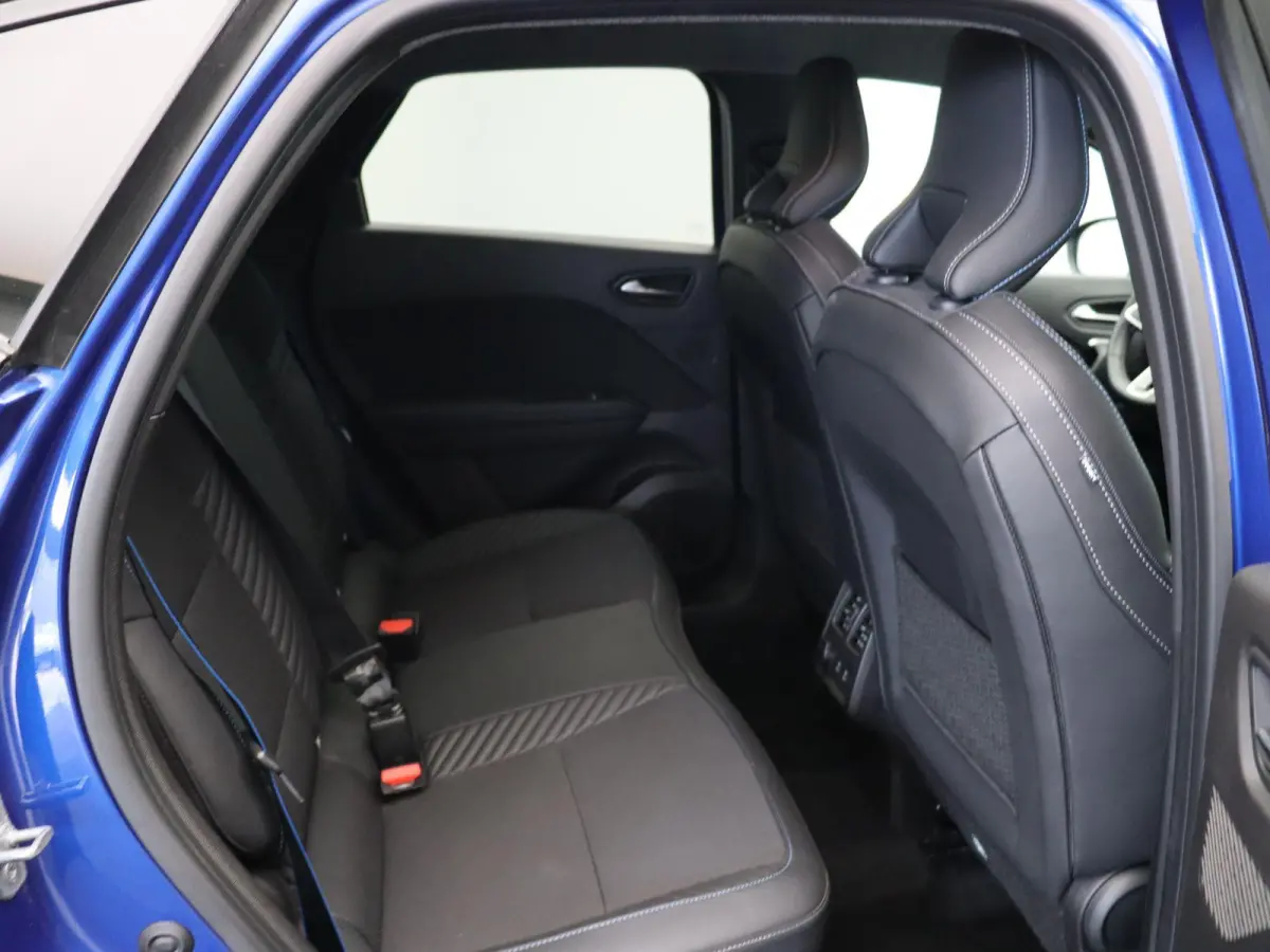 full hybrid 145pk E-Tech Esprit Alpine | Stuurverwarming | Adaptive Cruise | Digitale Cockpit | Achteruitrijcamera | Google Navigatie |