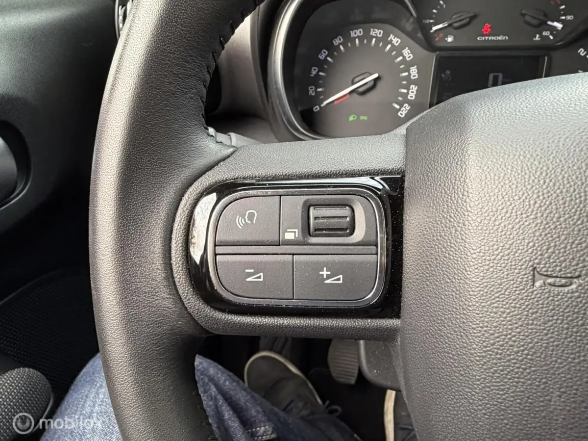 1.2 110 PK FM nav / Cruise / LM / Privacy glass / 17.740 KM!!!