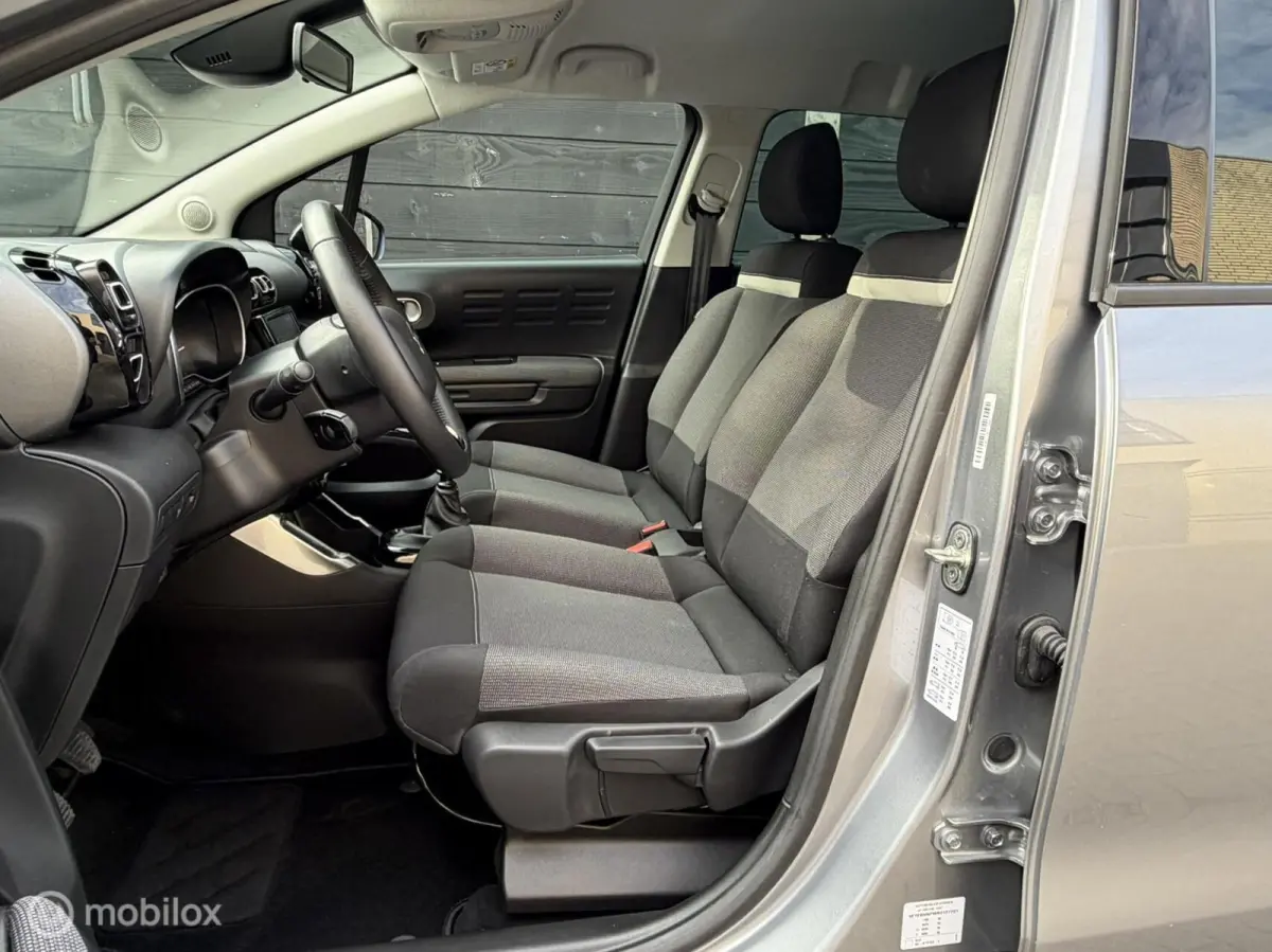 1.2 110 PK FM nav / Cruise / LM / Privacy glass / 17.740 KM!!!