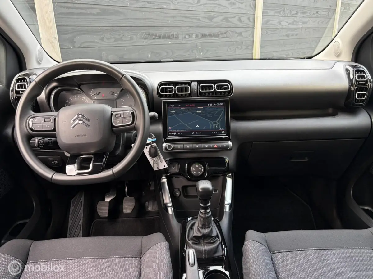 1.2 110 PK FM nav / Cruise / LM / Privacy glass / 17.740 KM!!!