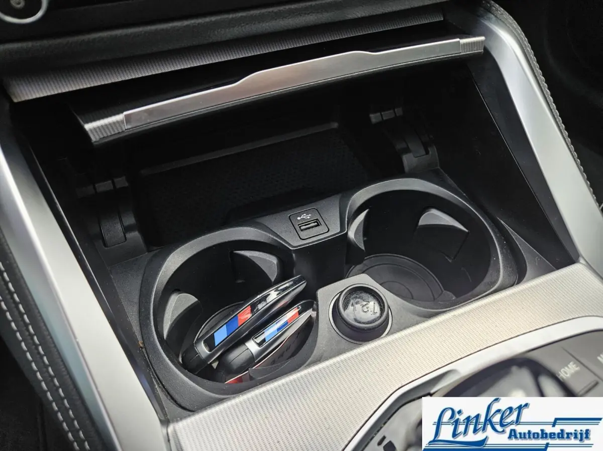 420i Business Edition M-SPORT SCHUIFDAK CAMERA NL-AUTOS