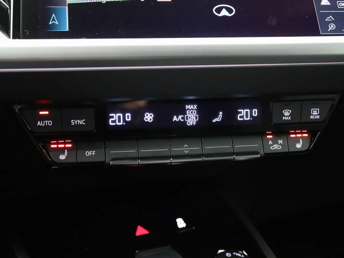 45 Edition 82 kWh l Climate control l Navigatie l Parkeersensoren l Apple Carplay / Android Auto l Privacy glas l Stoelverwarming l Ledkoplampen l Audi virtual cockpit l Audi sound system