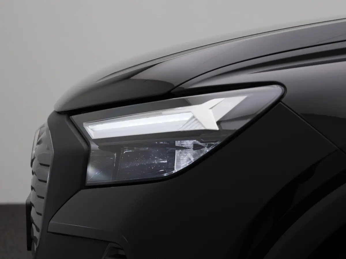 45 Edition 82 kWh l Climate control l Navigatie l Parkeersensoren l Apple Carplay / Android Auto l Privacy glas l Stoelverwarming l Ledkoplampen l Audi virtual cockpit l Audi sound system