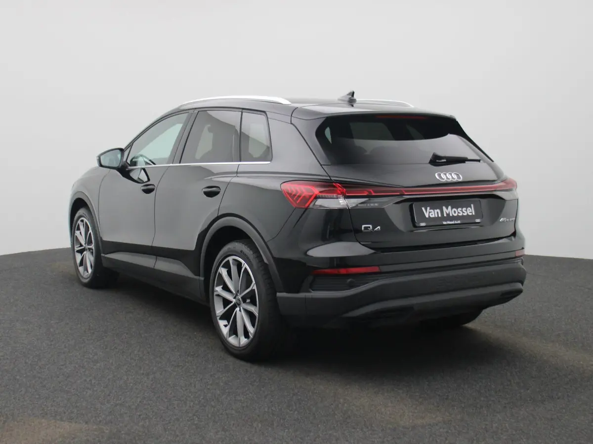 45 Edition 82 kWh l Climate control l Navigatie l Parkeersensoren l Apple Carplay / Android Auto l Privacy glas l Stoelverwarming l Ledkoplampen l Audi virtual cockpit l Audi sound system