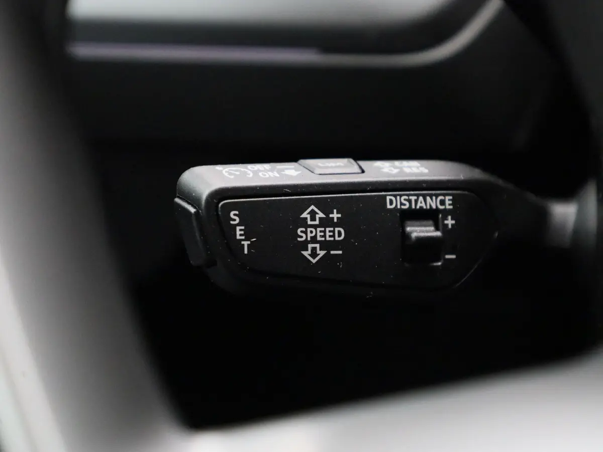 45 Edition 82 kWh l Climate control l Navigatie l Parkeersensoren l Apple Carplay / Android Auto l Privacy glas l Stoelverwarming l Ledkoplampen l Audi virtual cockpit l Audi sound system