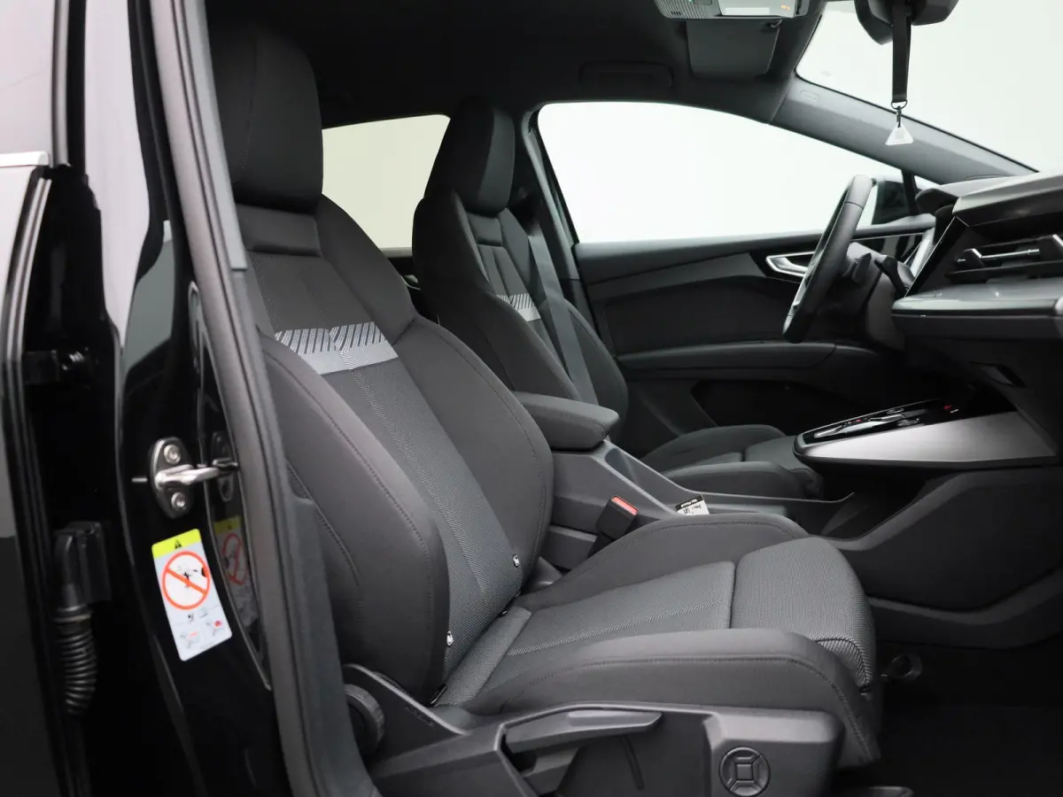 45 Edition 82 kWh l Climate control l Navigatie l Parkeersensoren l Apple Carplay / Android Auto l Privacy glas l Stoelverwarming l Ledkoplampen l Audi virtual cockpit l Audi sound system