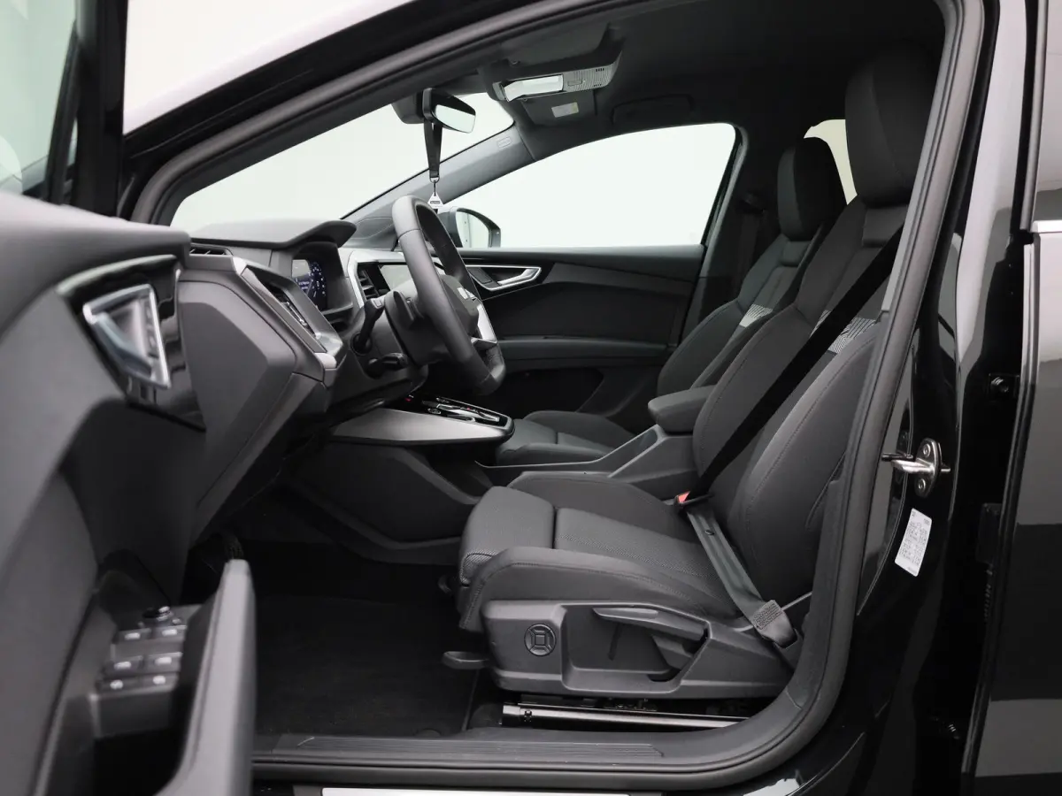 45 Edition 82 kWh l Climate control l Navigatie l Parkeersensoren l Apple Carplay / Android Auto l Privacy glas l Stoelverwarming l Ledkoplampen l Audi virtual cockpit l Audi sound system