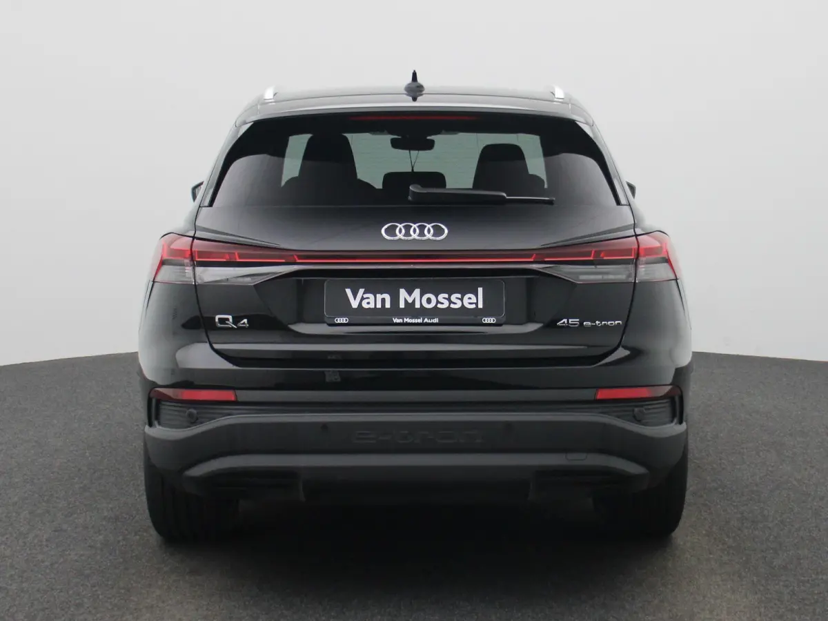 45 Edition 82 kWh l Climate control l Navigatie l Parkeersensoren l Apple Carplay / Android Auto l Privacy glas l Stoelverwarming l Ledkoplampen l Audi virtual cockpit l Audi sound system