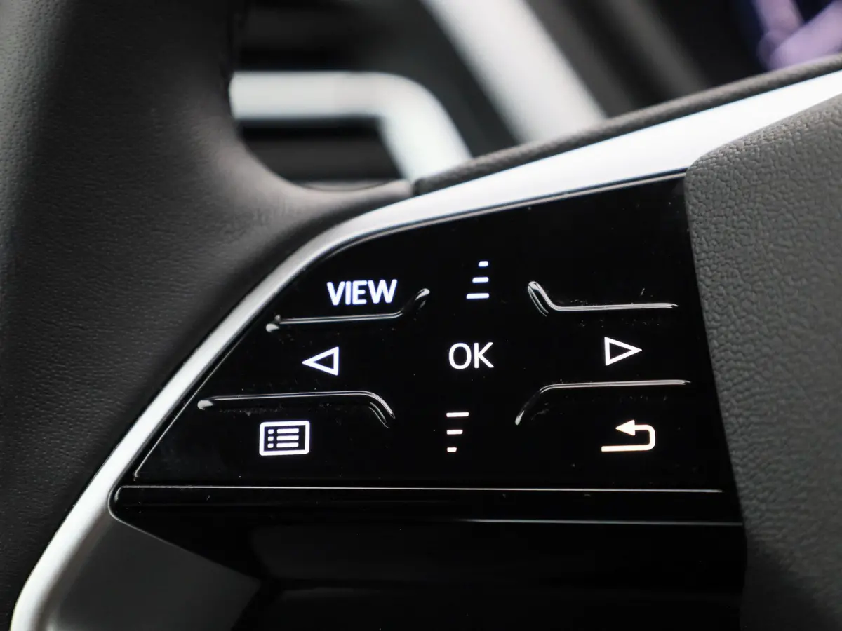 45 Edition 82 kWh l Climate control l Navigatie l Parkeersensoren l Apple Carplay / Android Auto l Privacy glas l Stoelverwarming l Ledkoplampen l Audi virtual cockpit l Audi sound system