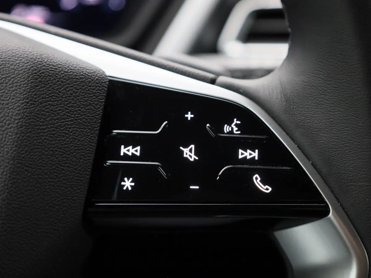 45 Edition 82 kWh l Climate control l Navigatie l Parkeersensoren l Apple Carplay / Android Auto l Privacy glas l Stoelverwarming l Ledkoplampen l Audi virtual cockpit l Audi sound system