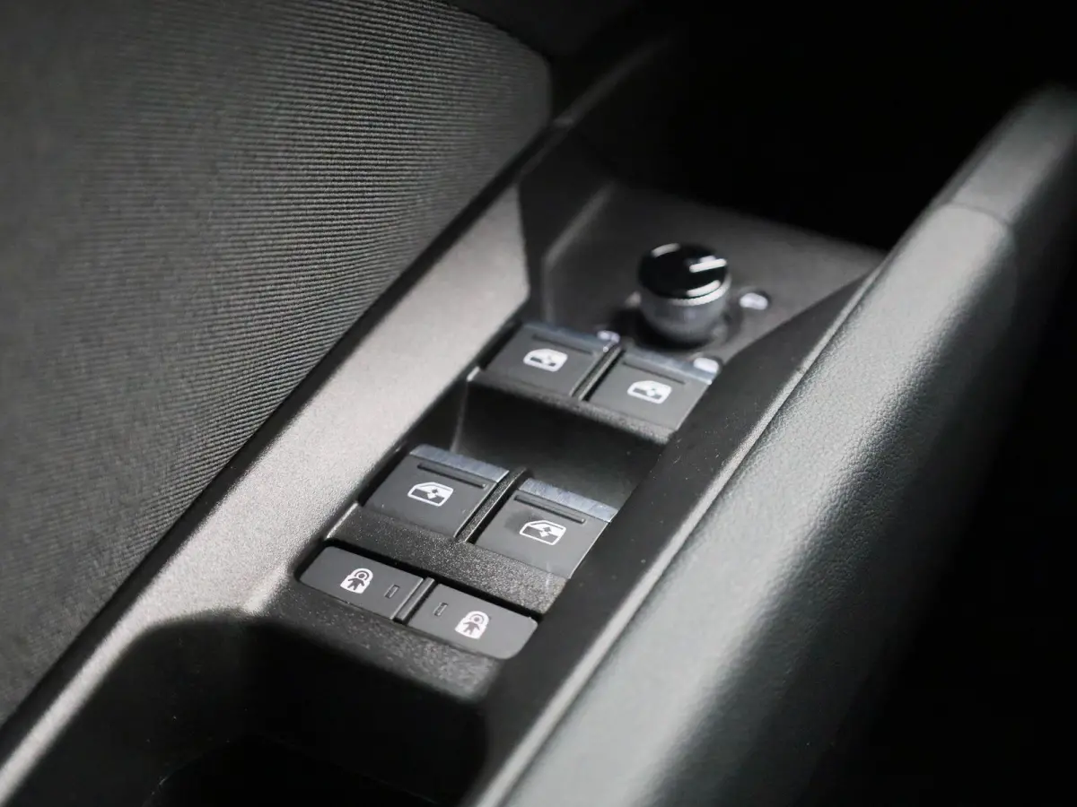45 Edition 82 kWh l Climate control l Navigatie l Parkeersensoren l Apple Carplay / Android Auto l Privacy glas l Stoelverwarming l Ledkoplampen l Audi virtual cockpit l Audi sound system