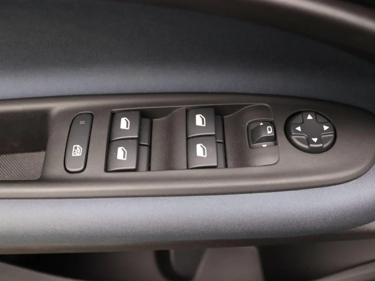 Elettrica 54 kWh | Apple Carplay/Android Auto | Cruise Control | Lichtmetalen Velgen | Airconditioning |