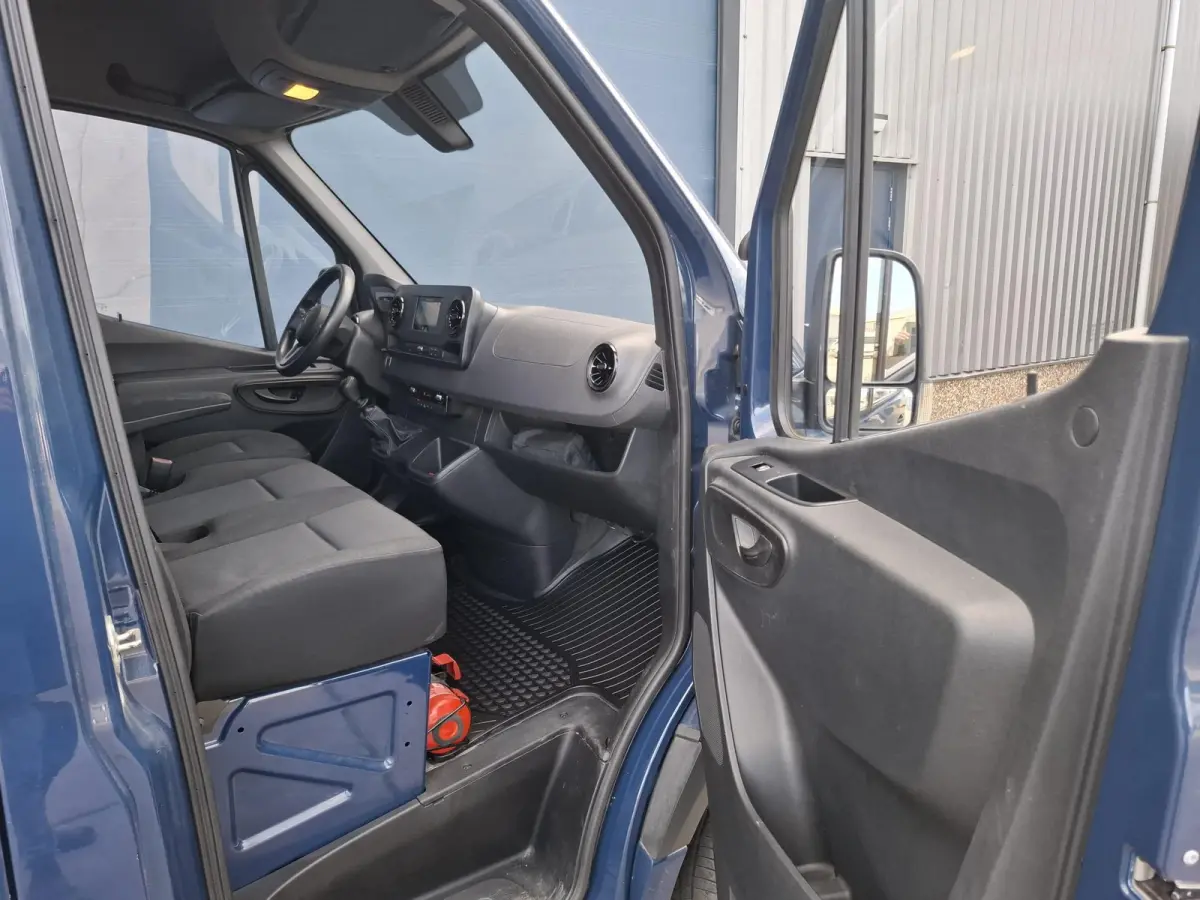 311 2.2 CDI L2H2 AIRCO / CAMERA / 3 ZITS / DEALER ONDERHOUDEN / NAVI