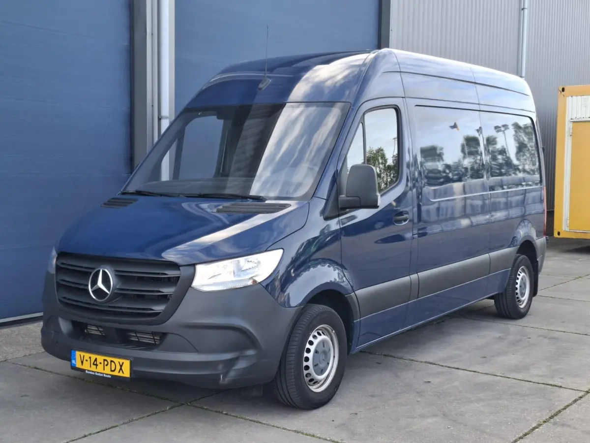 311 2.2 CDI L2H2 AIRCO / CAMERA / 3 ZITS / DEALER ONDERHOUDEN / NAVI