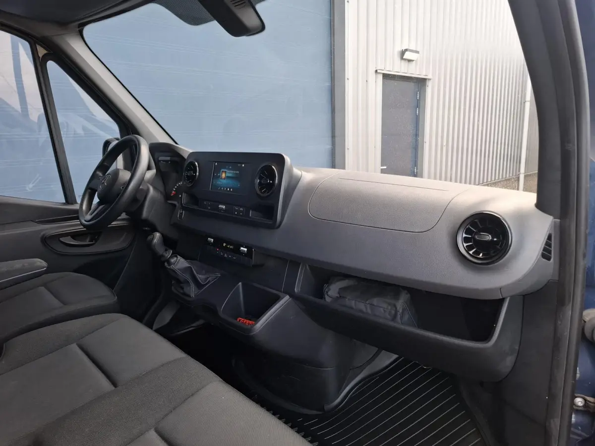 311 2.2 CDI L2H2 AIRCO / CAMERA / 3 ZITS / DEALER ONDERHOUDEN / NAVI