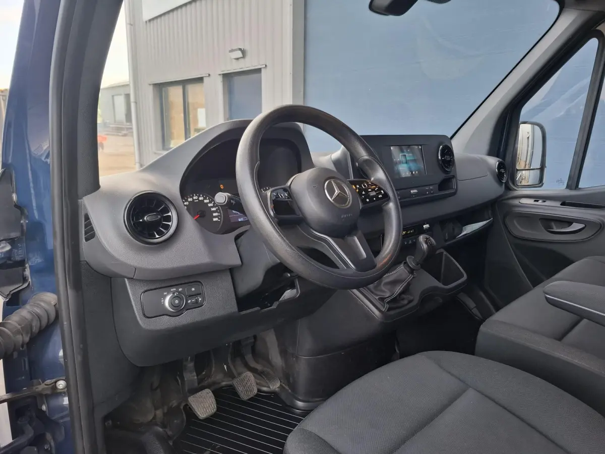 311 2.2 CDI L2H2 AIRCO / CAMERA / 3 ZITS / DEALER ONDERHOUDEN / NAVI