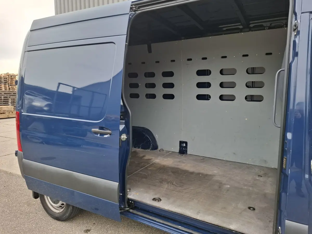 311 2.2 CDI L2H2 AIRCO / CAMERA / 3 ZITS / DEALER ONDERHOUDEN / NAVI