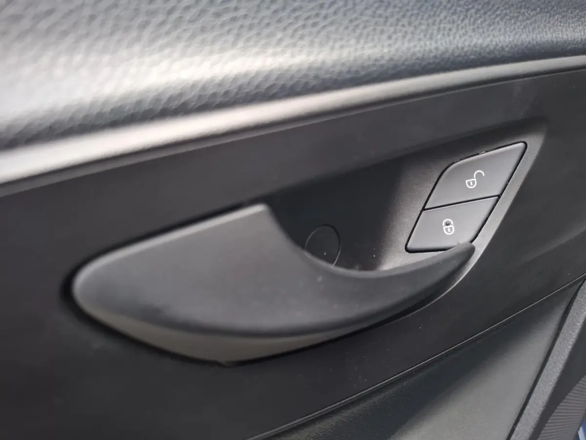 311 2.2 CDI L2H2 AIRCO / CAMERA / 3 ZITS / DEALER ONDERHOUDEN / NAVI