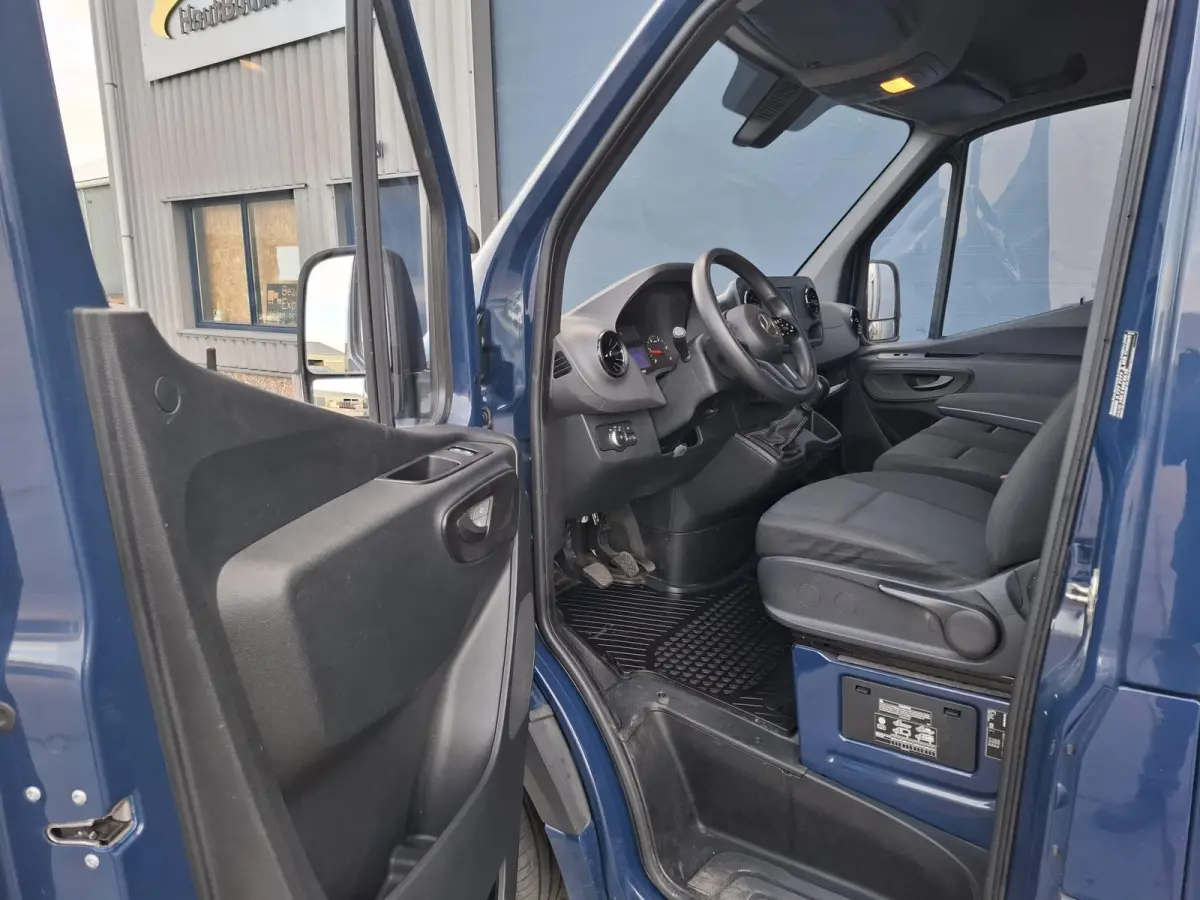 311 2.2 CDI L2H2 AIRCO / CAMERA / 3 ZITS / DEALER ONDERHOUDEN / NAVI