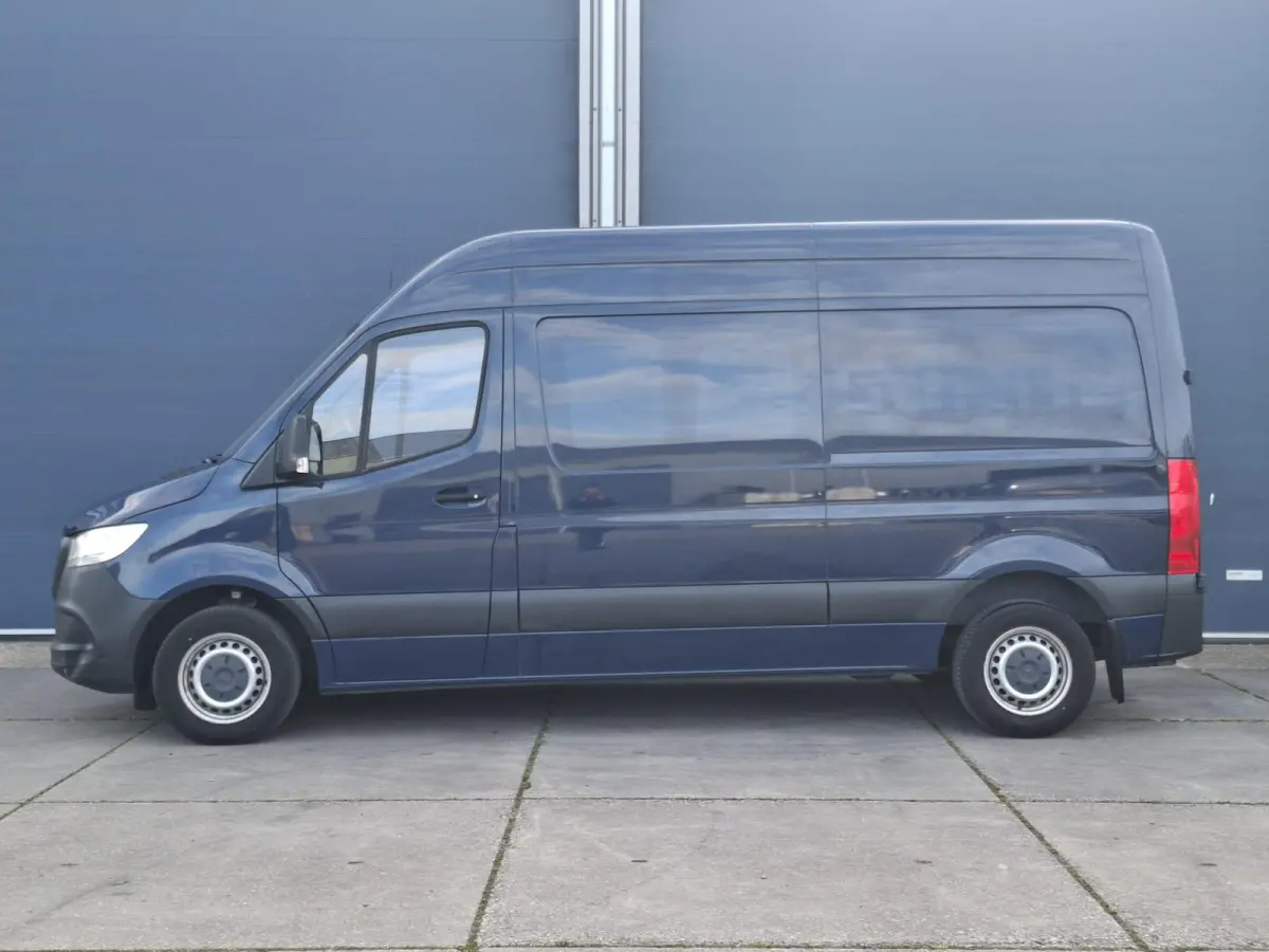 311 2.2 CDI L2H2 AIRCO / CAMERA / 3 ZITS / DEALER ONDERHOUDEN / NAVI