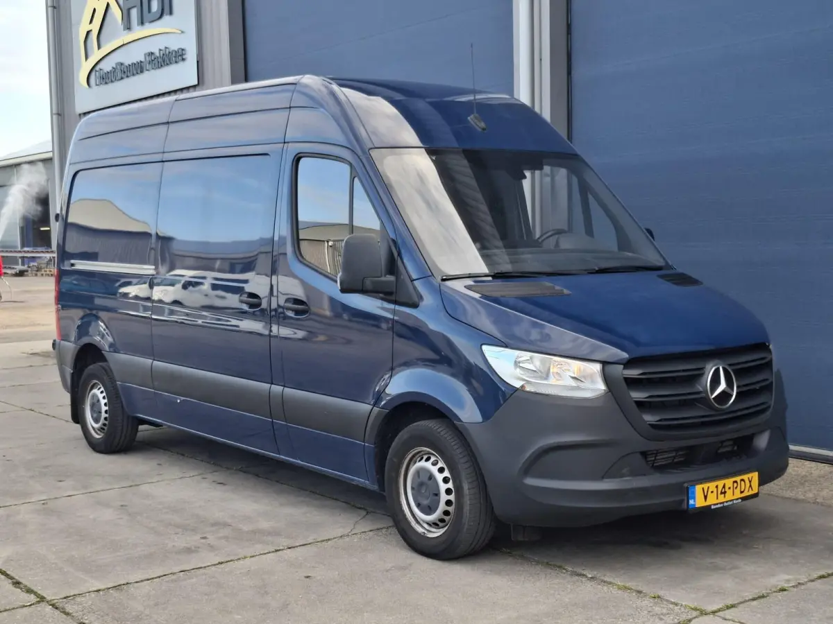 311 2.2 CDI L2H2 AIRCO / CAMERA / 3 ZITS / DEALER ONDERHOUDEN / NAVI