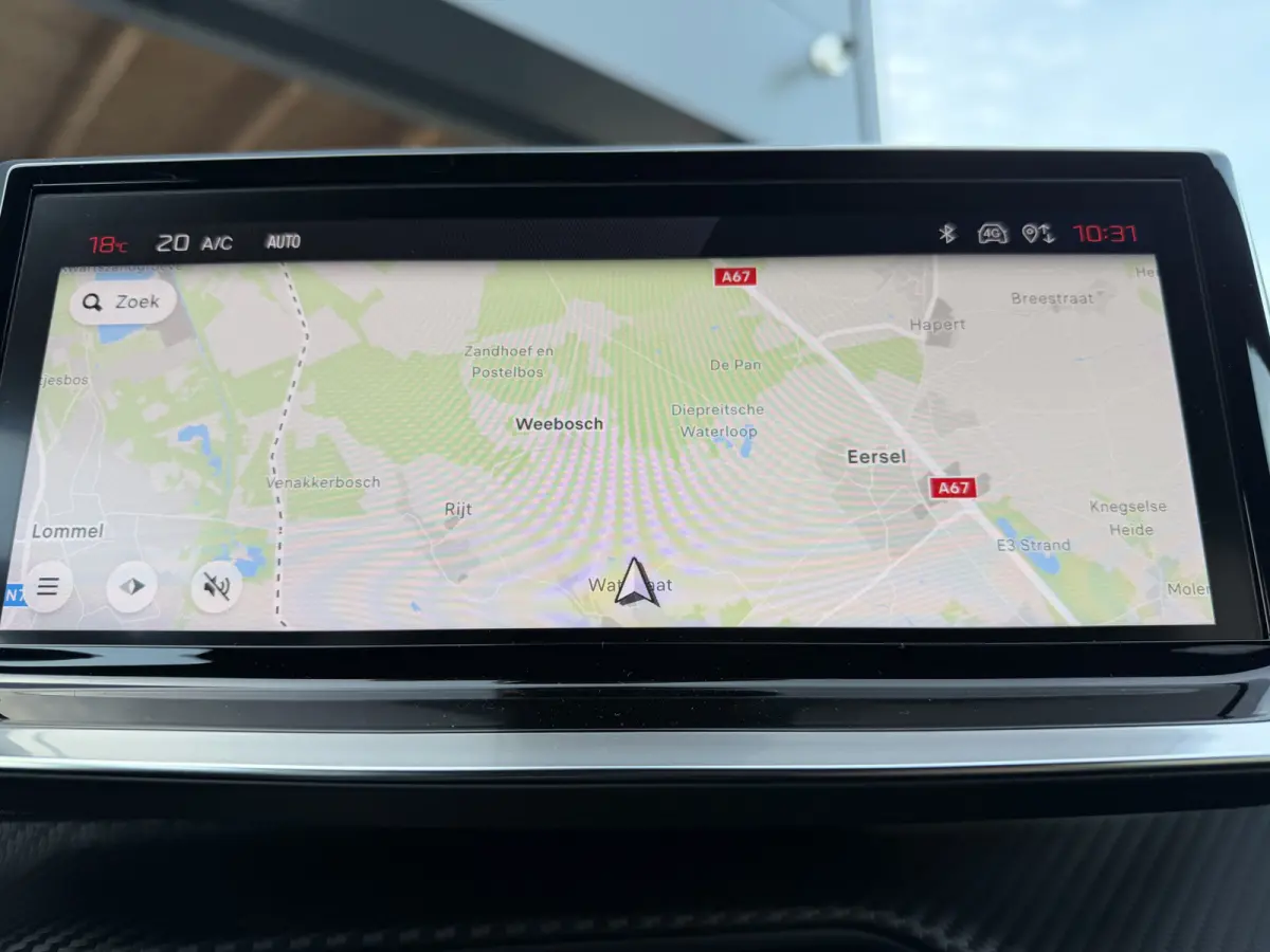 100pk GT (Camera - Keyless Entry - Parkeersensoren V+A - LED - Navigatie - Automatische Airco - Draadloos laden - Apple Carplay - 3D Cockpit)