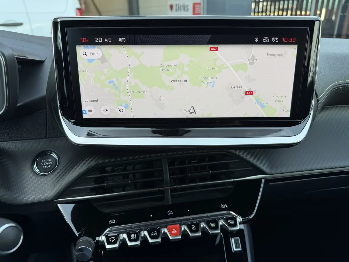 100pk GT (Camera - Keyless Entry - Parkeersensoren V+A - LED - Navigatie - Automatische Airco - Draadloos laden - Apple Carplay - 3D Cockpit)